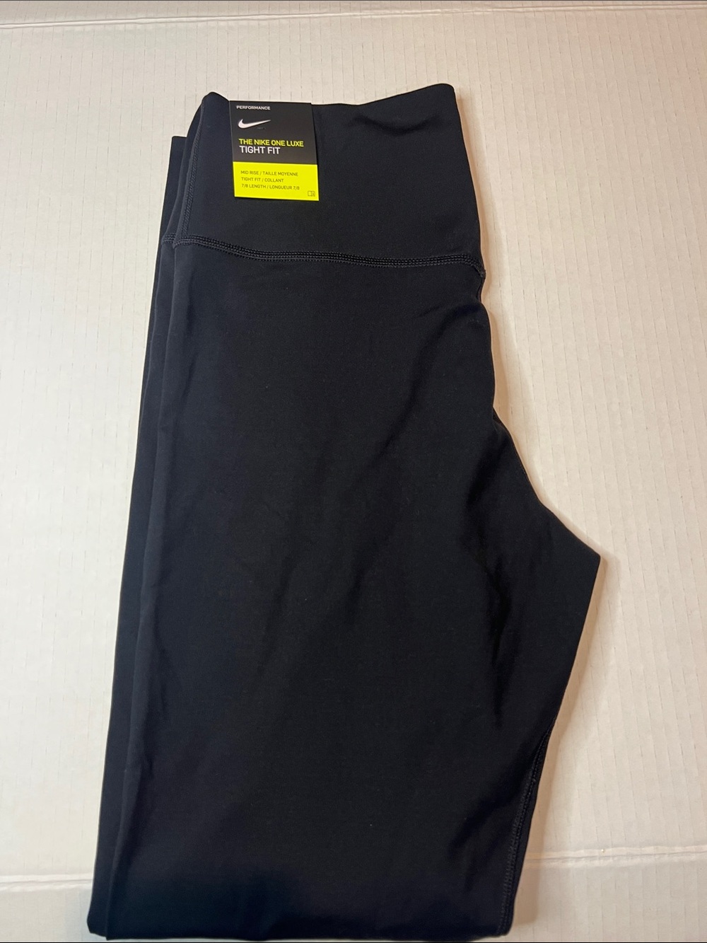 Womens  Nike Black Performance Tight-Fit Leggings Runs small